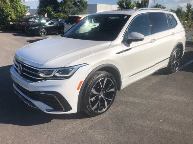 Oryx White Pearl 2022 Volkswagen Tiguan SUV / Crossover Automatic