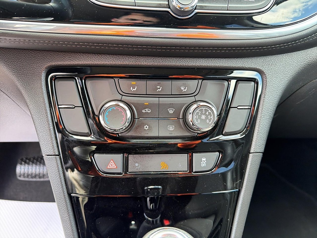 Buick Encore SPORT TOURING 2019-13