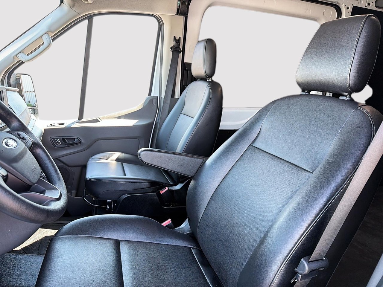 Ford Transit Cargo Van T-250 cargo 148'' 2025-8