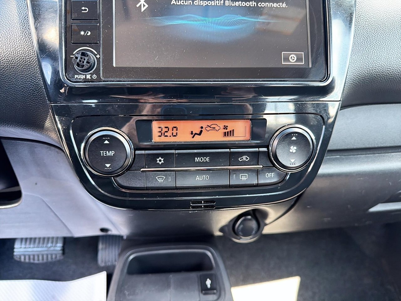 Mitsubishi Mirage ES 2023-13