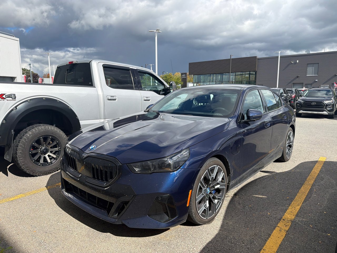 Tanzanite Blue Metallic 2025 BMW 5 Series Sedan All-Wheel Drive Automatic
