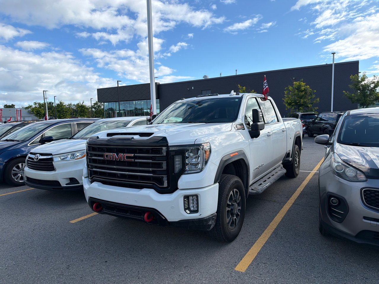 Summit White 2021 GMC Sierra 2500HD Pickup Truck Four-Wheel Drive Automatic