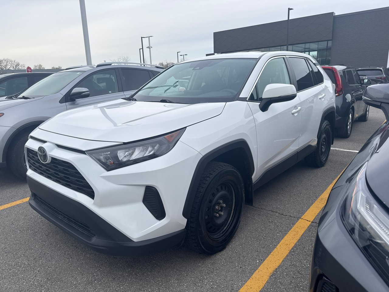 2022 Toyota RAV4 LE AWD