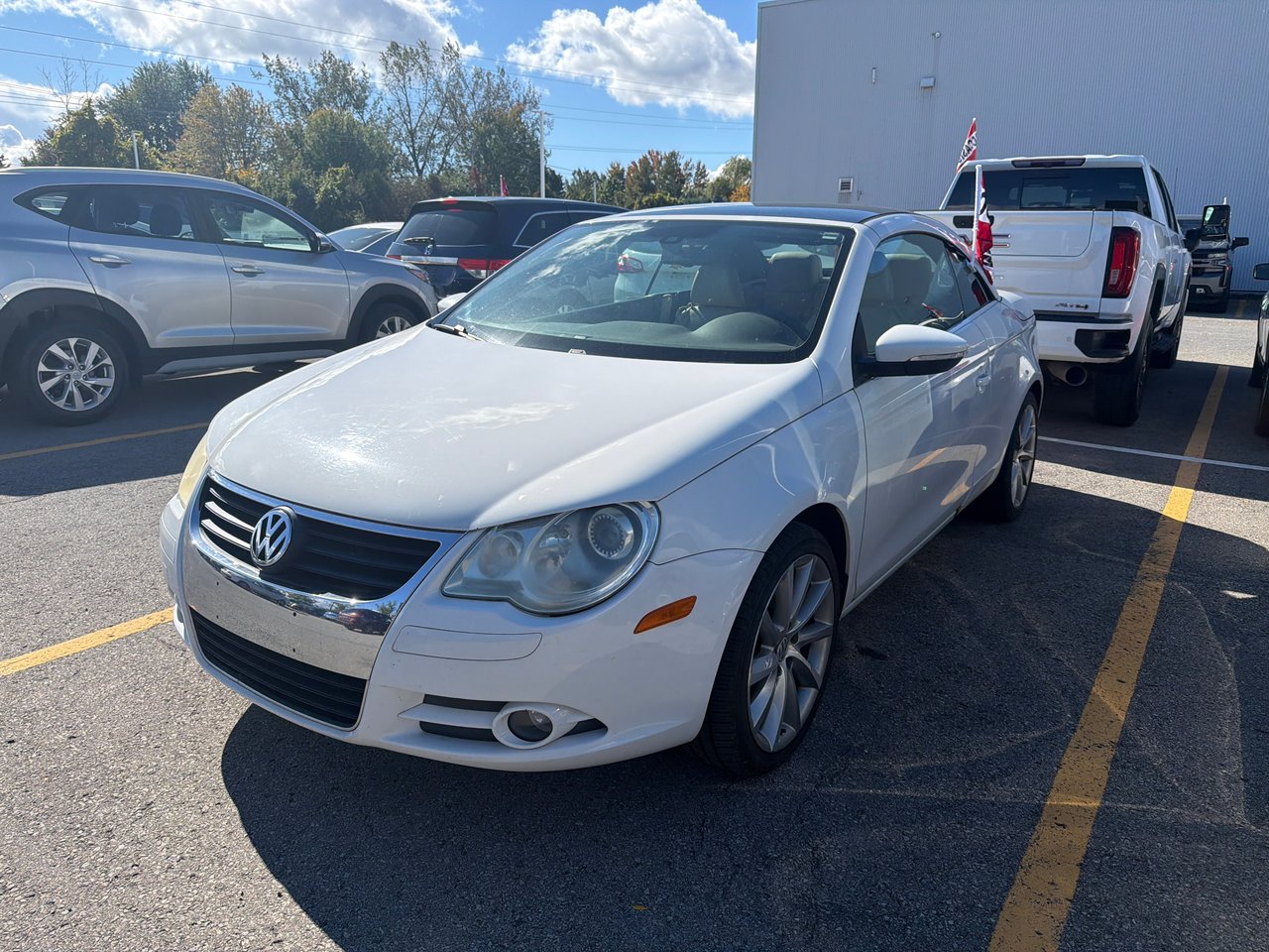 Candy White 2010 Volkswagen Eos Convertible Automatic