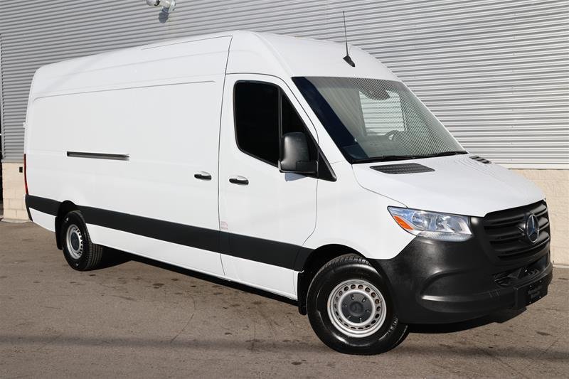 White (Blanc Arctique) 2024 Mercedes-Benz Sprinter Cargo Van Rear-Wheel Drive Automatic