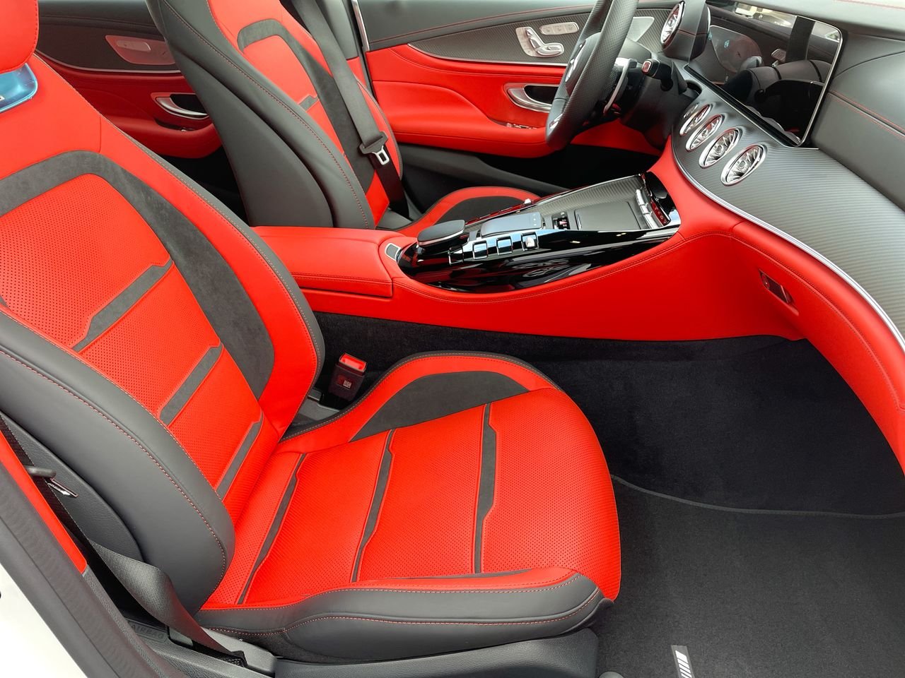 New 2023 Polar White Mercedes-Benz AMG GT 53 4MATIC+ image 34