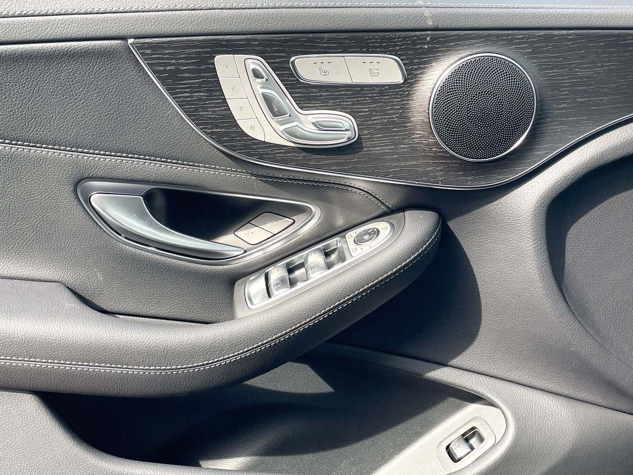 New 2023 Graphite Grey Metallic Mercedes-Benz C 300 4MATIC image 23