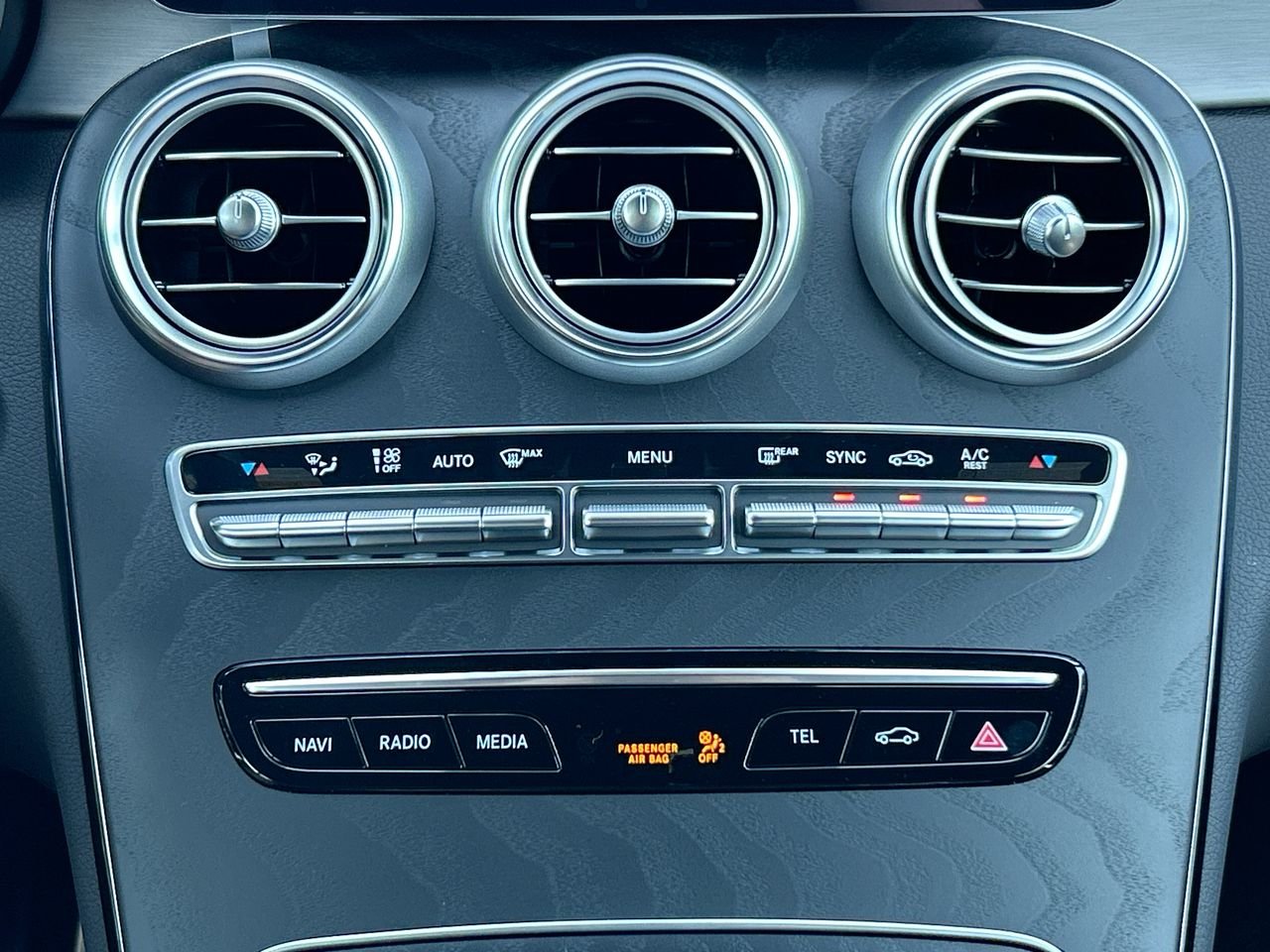 New 2023 Polar White Mercedes-Benz C 300 4MATIC image 28