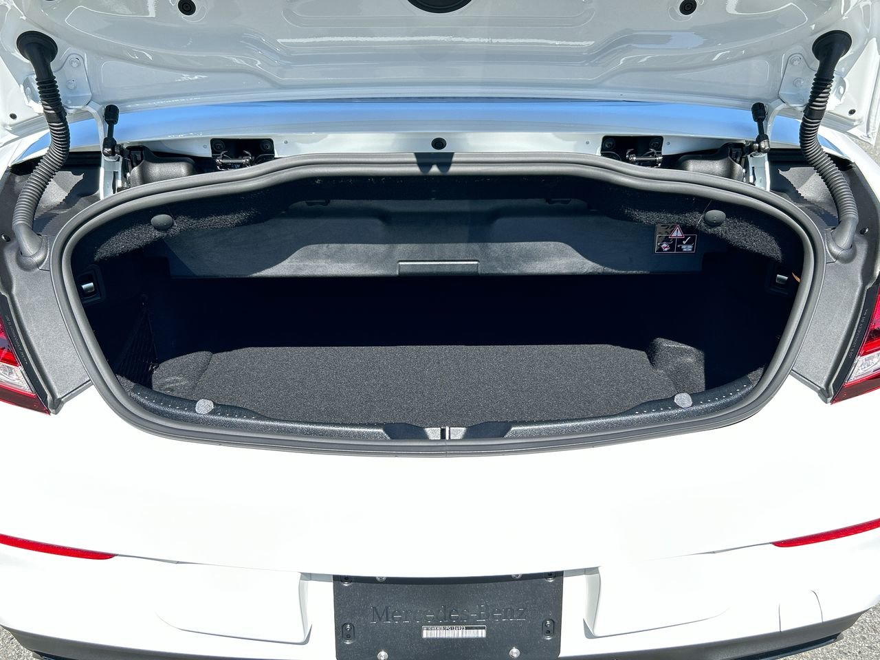 New 2023 Polar White Mercedes-Benz C 300 4MATIC image 19