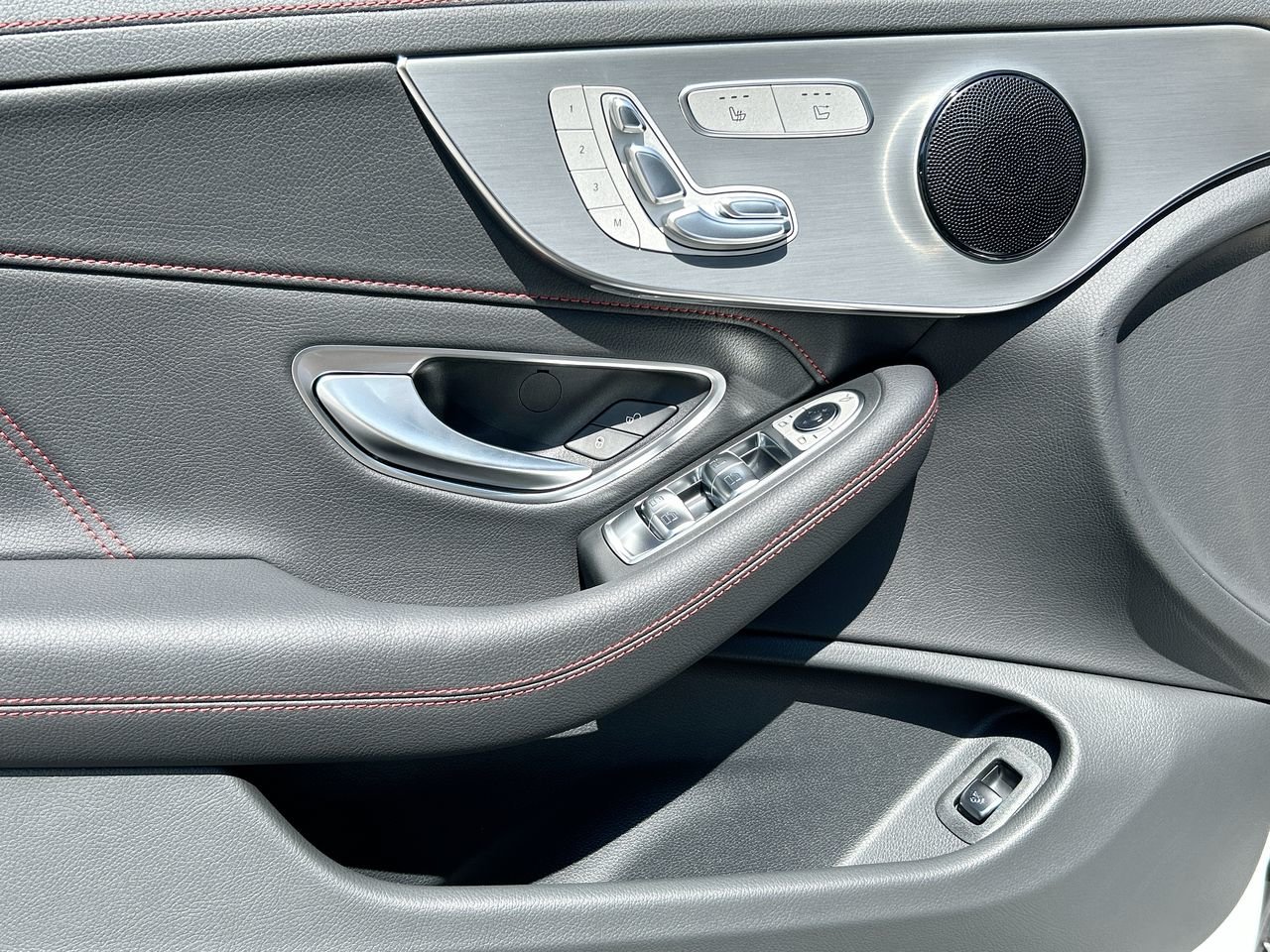 New 2023 Polar White Mercedes-Benz C 300 4MATIC image 22