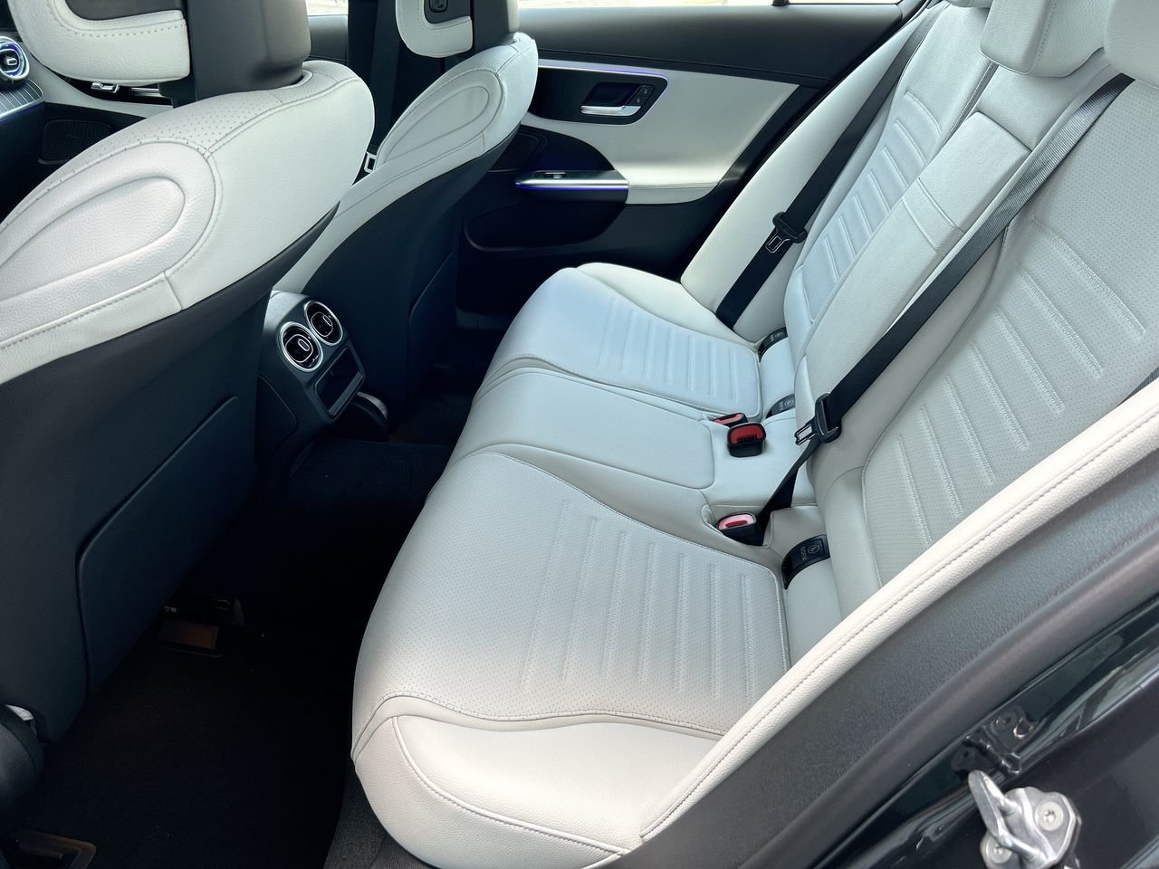 New 2023 Graphite Grey Metallic Mercedes-Benz C 300 4MATIC image 32