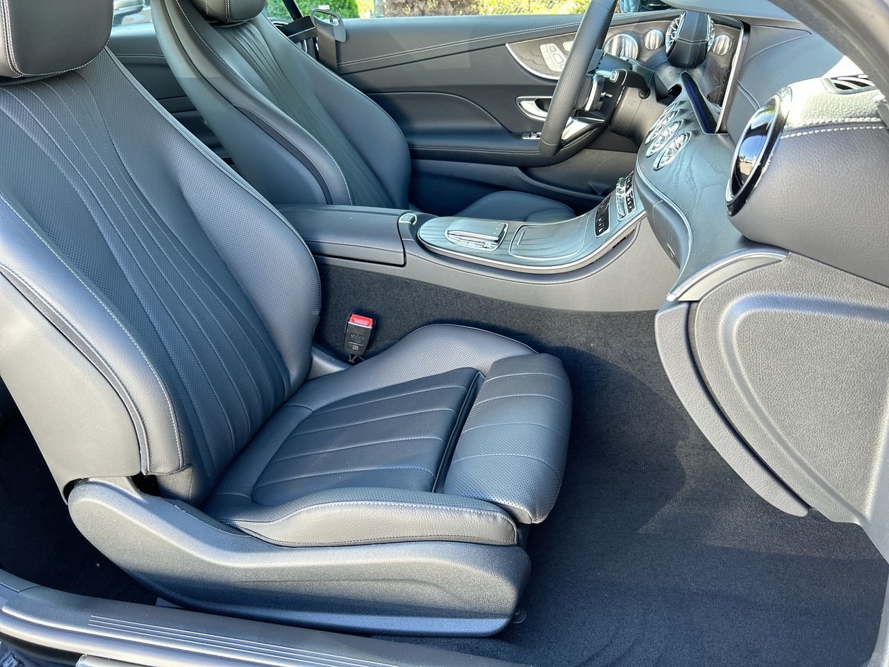New 2023 Obsidian Black Metallic Mercedes-Benz E 450 4MATIC image 35