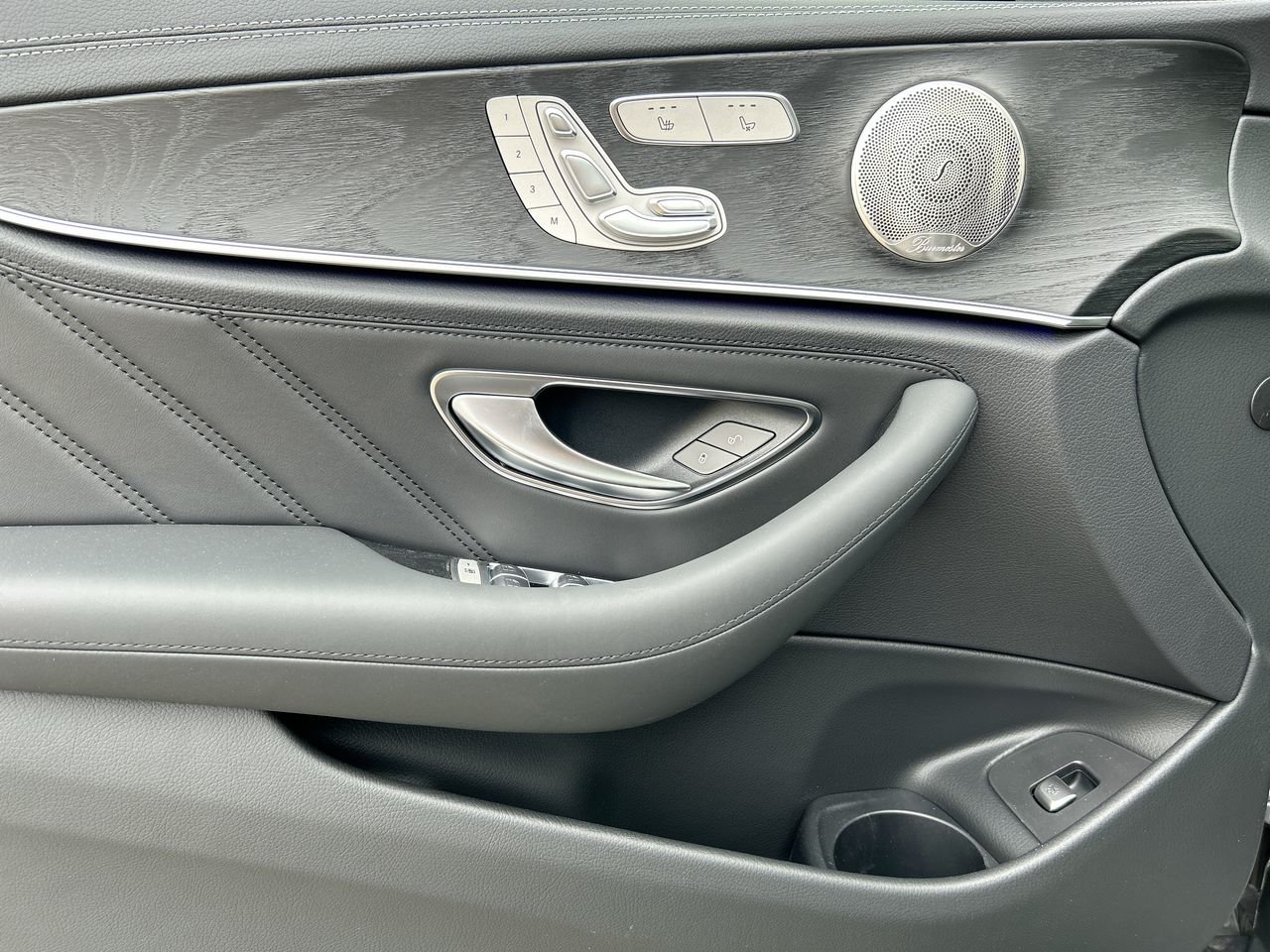 New 2023 MANUFAKTUR Selenite Grey MAGNO Mercedes-Benz E 53 4MATIC+ image 23