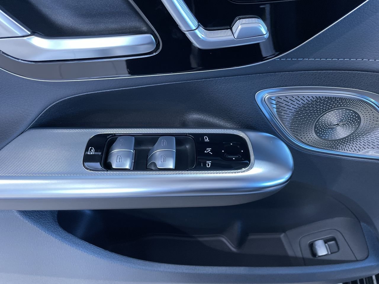 New 2023 Obsidian Black Metallic Mercedes-Benz EQE 500 V4 image 24