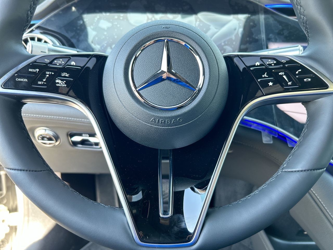 Used 2022 MANUFAKTUR Diamond White Met Mercedes-Benz 580 4MATIC Sedan image 22