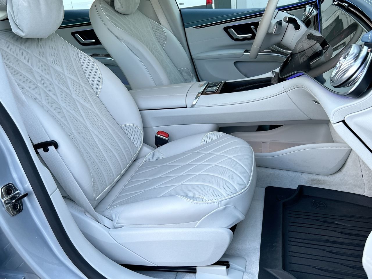 Used 2022 High Tech Silver Mercedes-Benz 580 4MATIC Edition 1 Sedan image 32