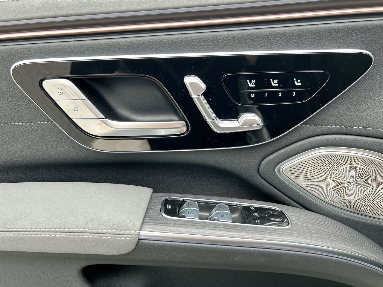 New 2023 Polar White Mercedes-Benz EQS 450 V4 image 21
