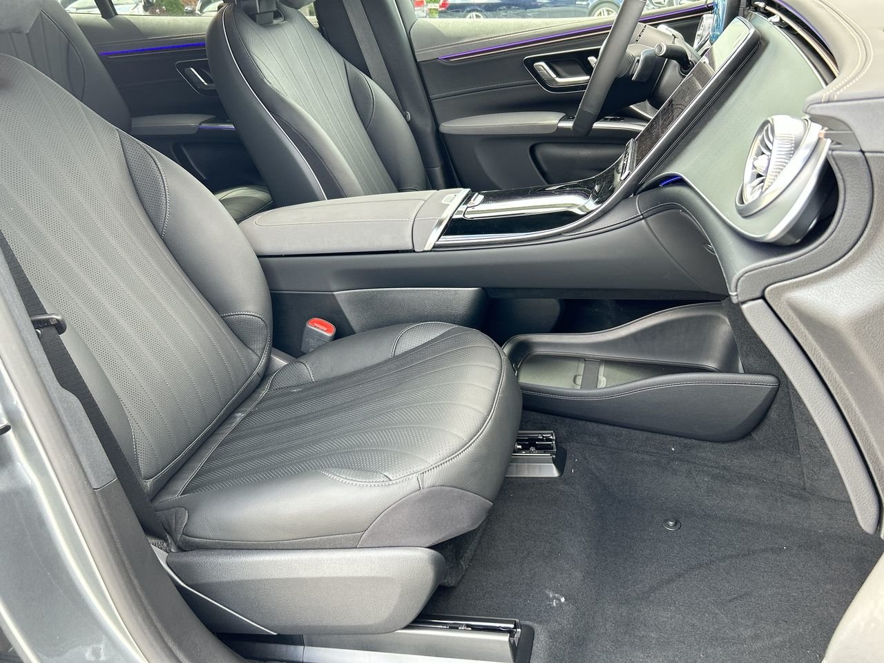 New 2023 Selenite Grey Metallic Mercedes-Benz EQS 450 4MATIC image 34