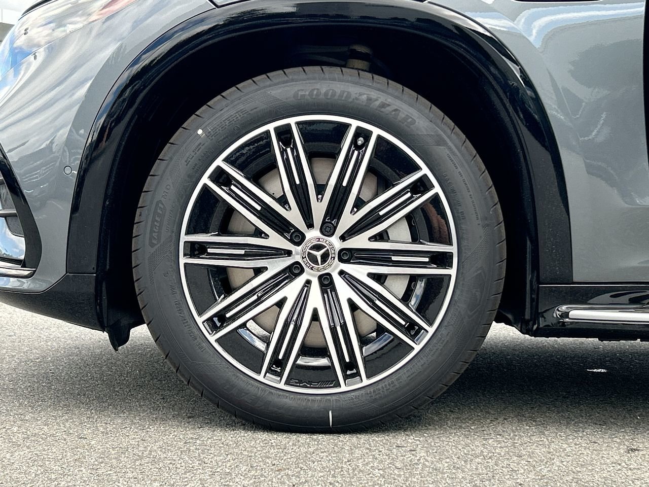New 2023 Selenite Grey Metallic Mercedes-Benz EQS 450 4MATIC image 18