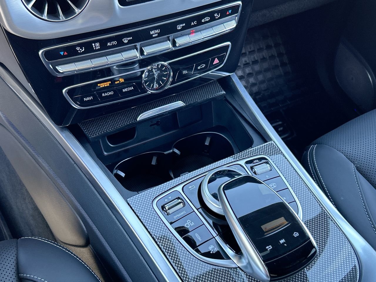 Certified Used 2022 Obsidian Black Metallic Mercedes-Benz SUV image 28
