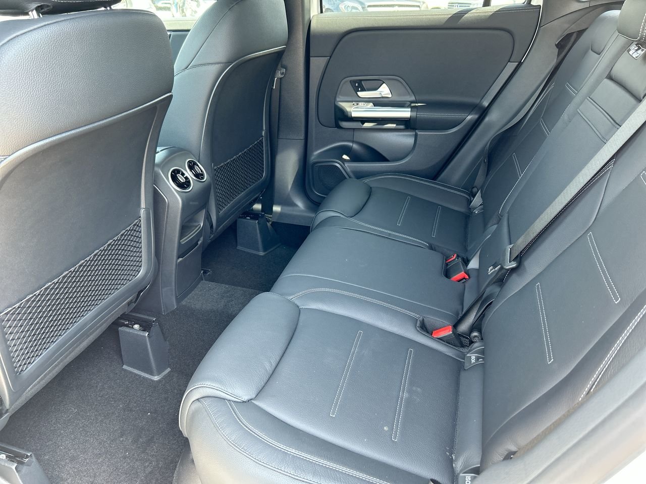 New 2023 Digital White Mercedes-Benz 250 4MATIC image 30