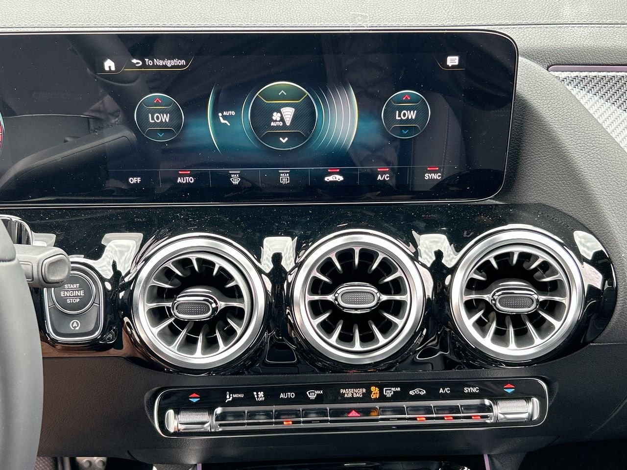 New 2023 Polar White Mercedes-Benz 250 4MATIC image 27