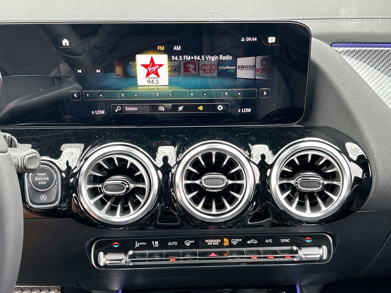 New 2023 Polar White Mercedes-Benz 250 4MATIC image 24