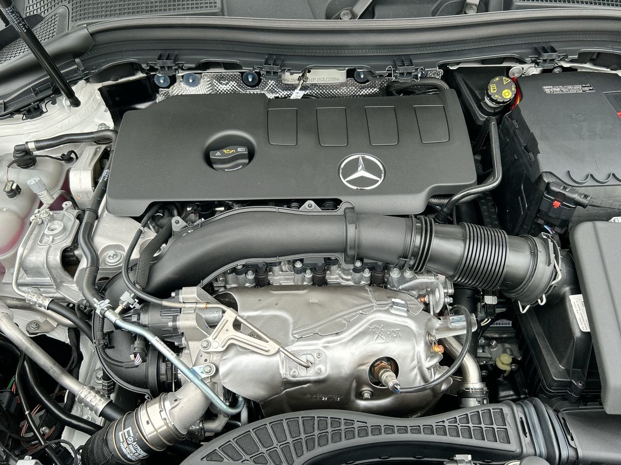 New 2023 Polar White Mercedes-Benz 250 4MATIC image 19