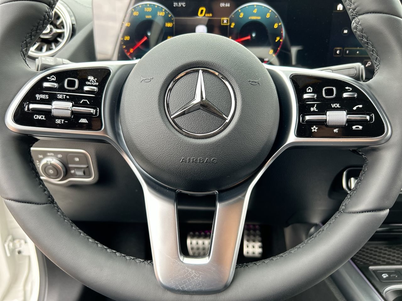 New 2023 Polar White Mercedes-Benz 250 4MATIC image 22