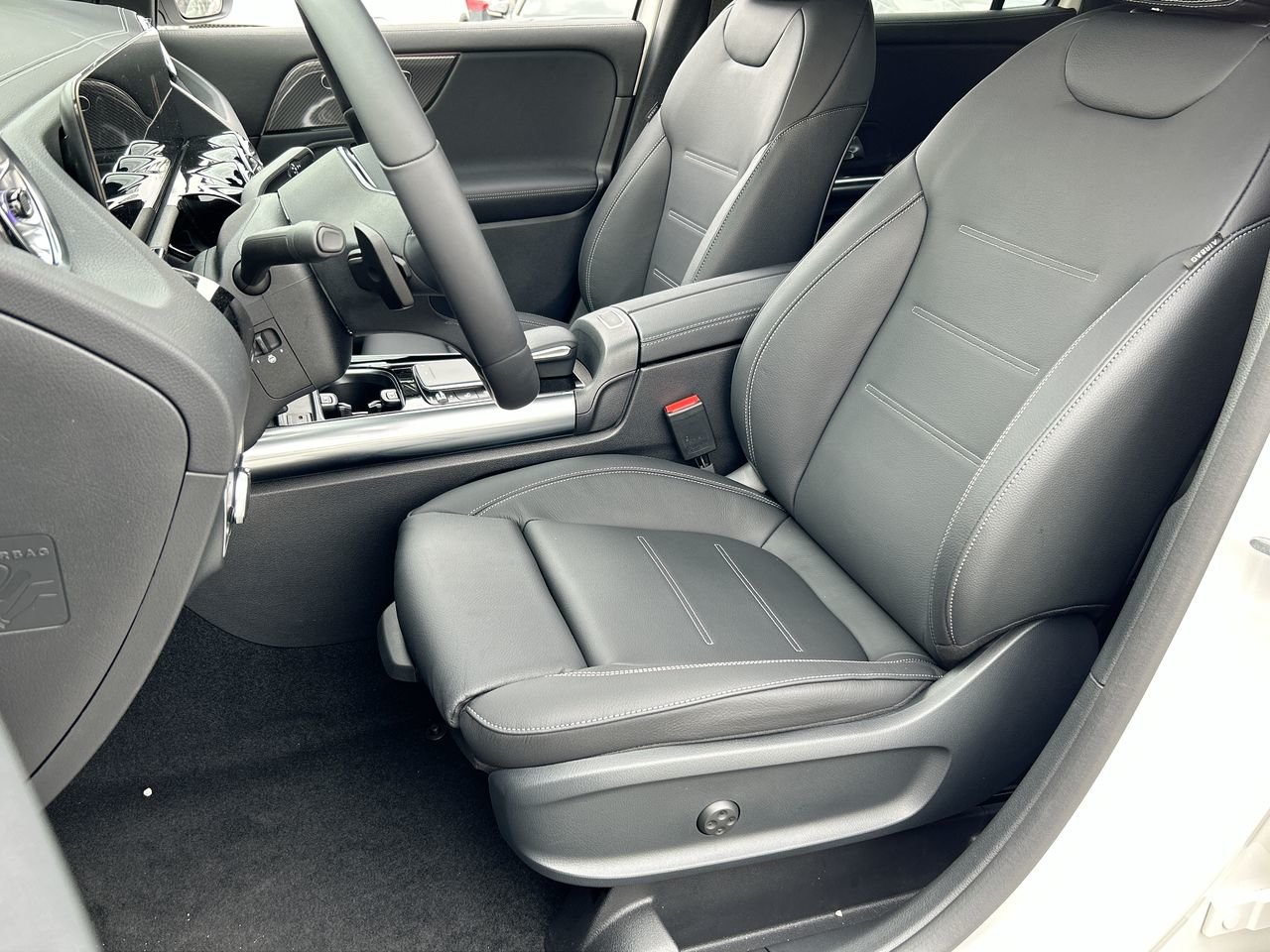 New 2023 Polar White Mercedes-Benz 250 4MATIC image 20