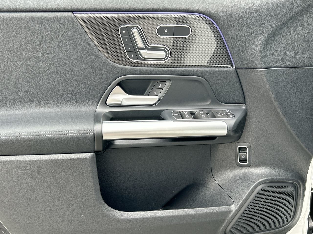 New 2023 Polar White Mercedes-Benz 250 4MATIC image 21