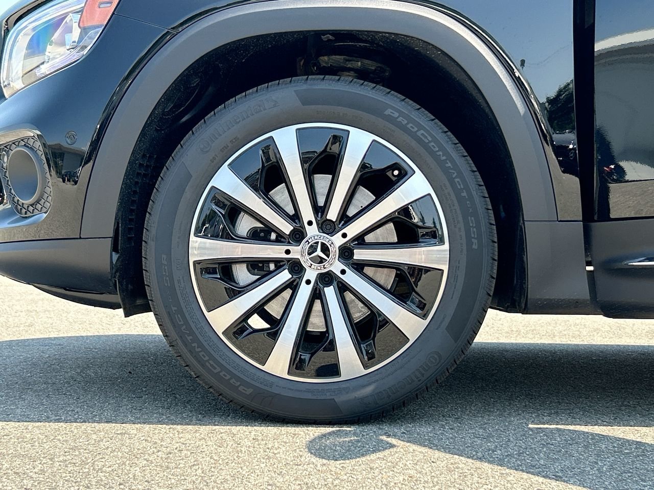 New 2023 Night Black Mercedes-Benz 250 4MATIC image 18