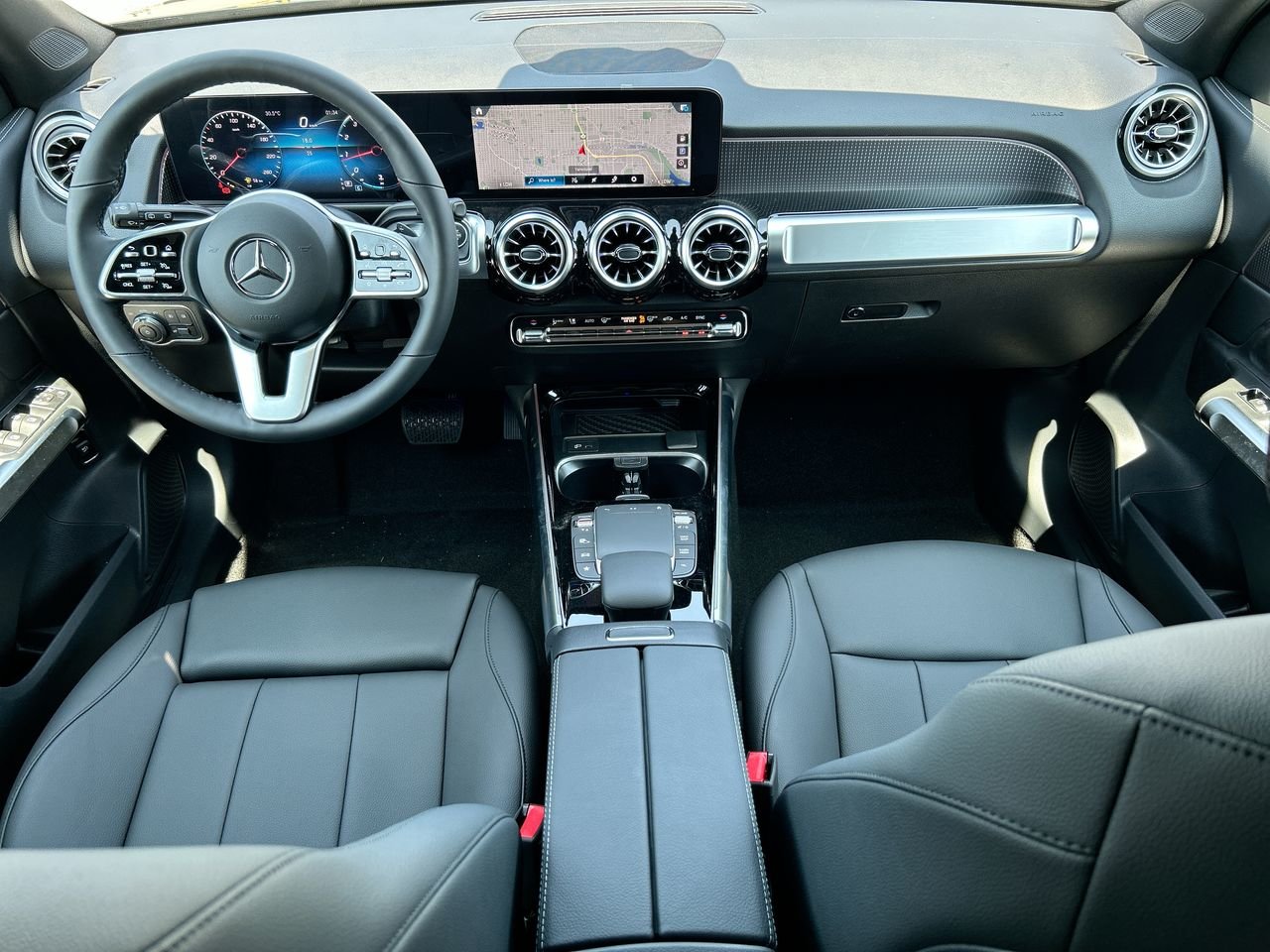 New 2023 Night Black Mercedes-Benz 250 4MATIC image 31