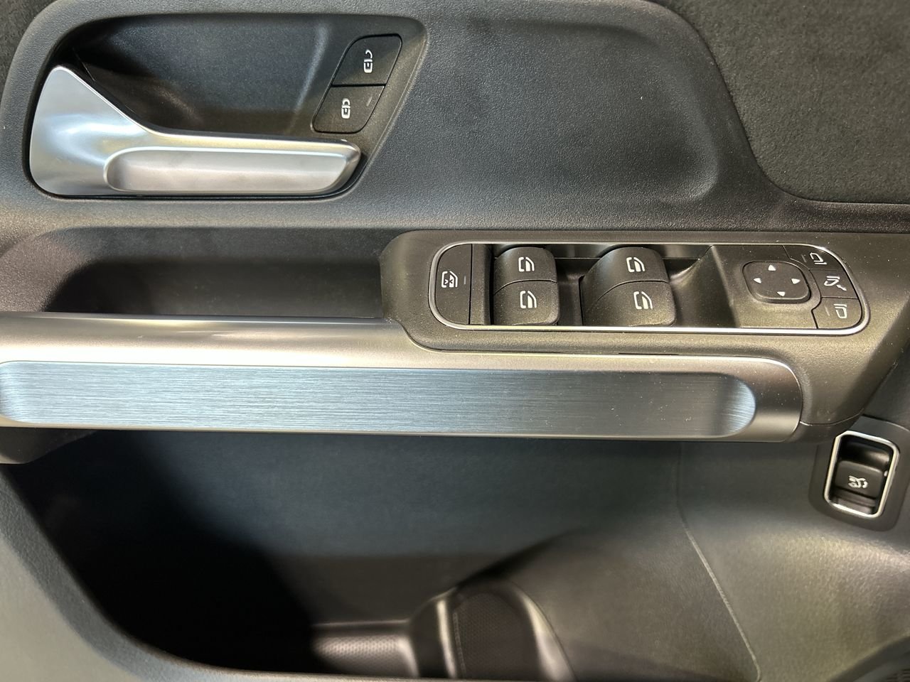 New 2023 Iridium Silver Metallic Mercedes-Benz 250 4MATIC image 22