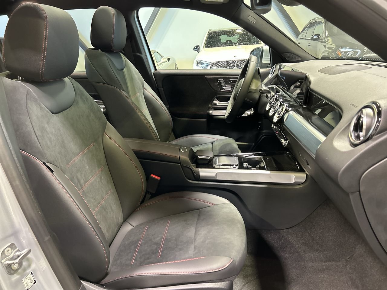 New 2023 Iridium Silver Metallic Mercedes-Benz 250 4MATIC image 34