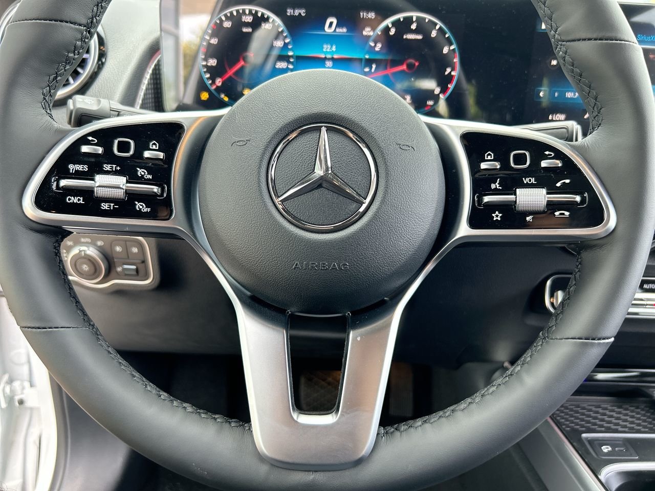 New 2023 Polar White Mercedes-Benz 250 4MATIC image 22