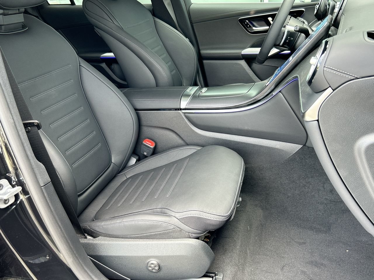 New 2023 Obsidian Black Mercedes-Benz 300 4MATIC image 34