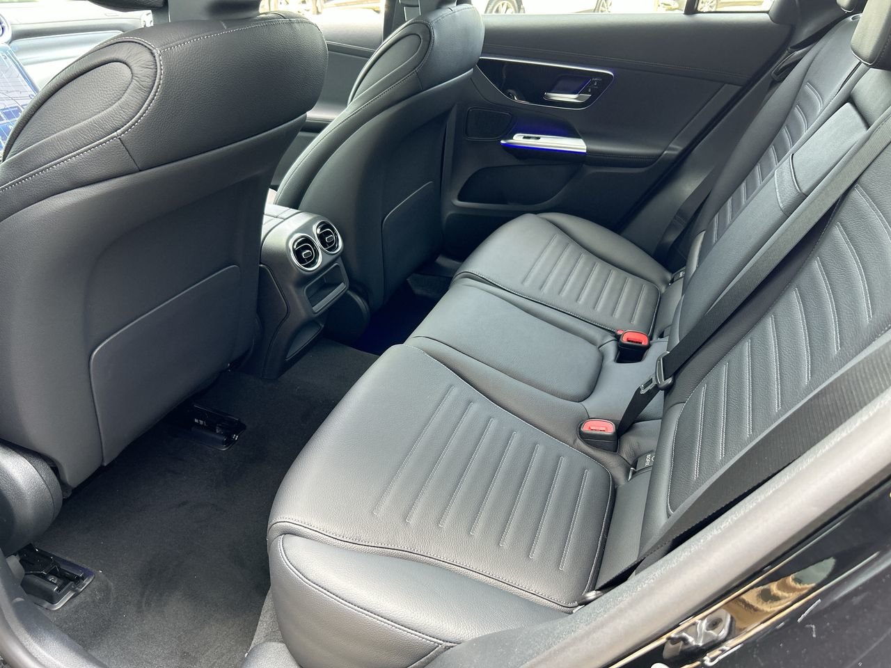 New 2023 Obsidian Black Mercedes-Benz 300 4MATIC image 31
