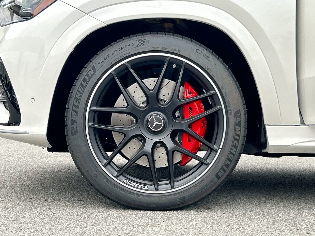 New 2024 MANUFAKTUR Diamond White Metallic Mercedes-Benz GLE 53 C4MATIC+ image 18
