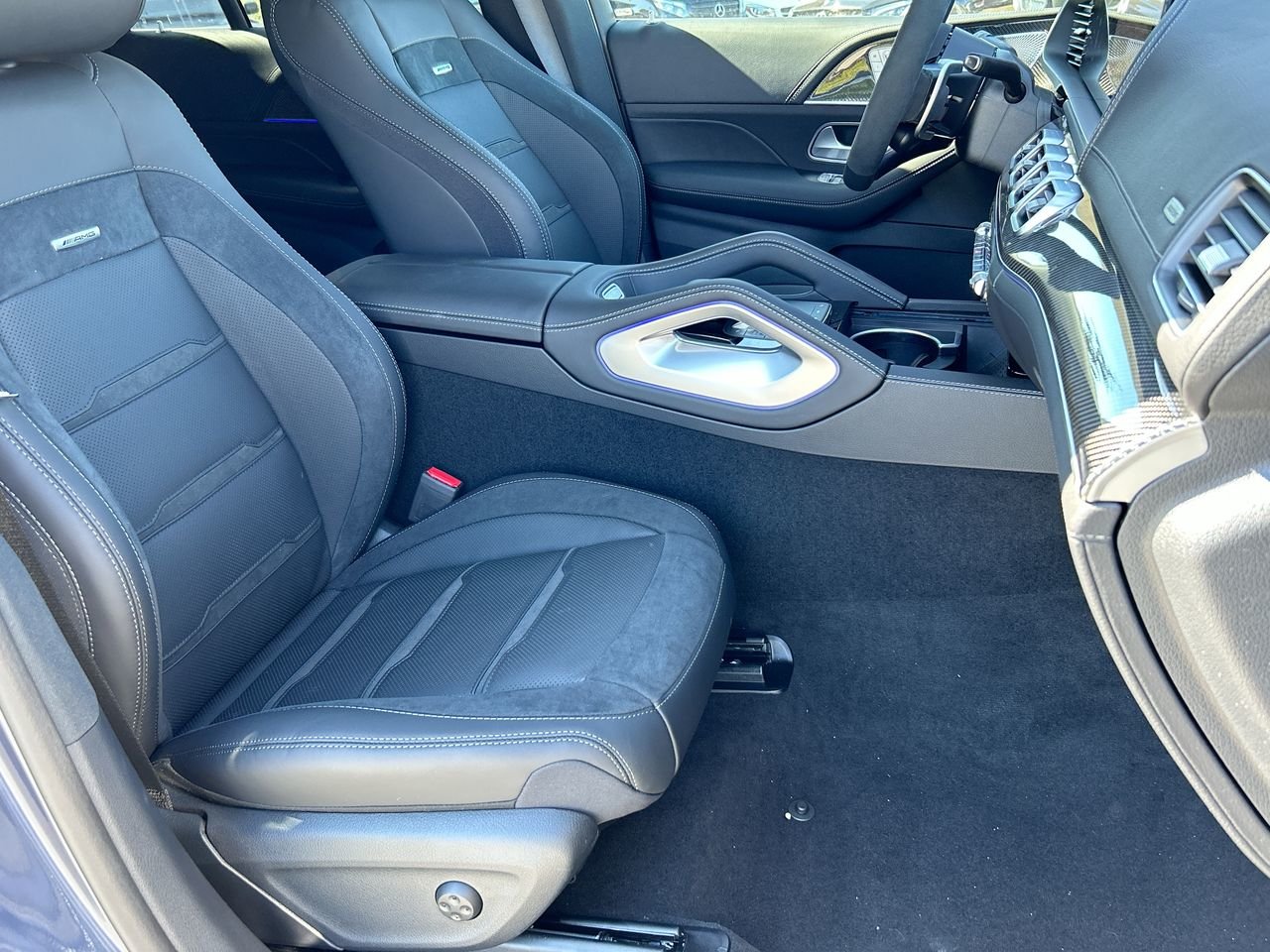 New 2024 Sodalite Blue Metallic Mercedes-Benz GLE 53 C4MATIC+ image 35
