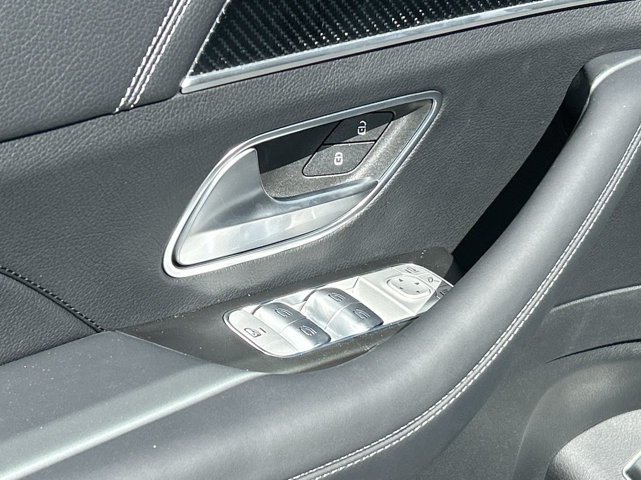 New 2024 Sodalite Blue Metallic Mercedes-Benz GLE 53 C4MATIC+ image 22
