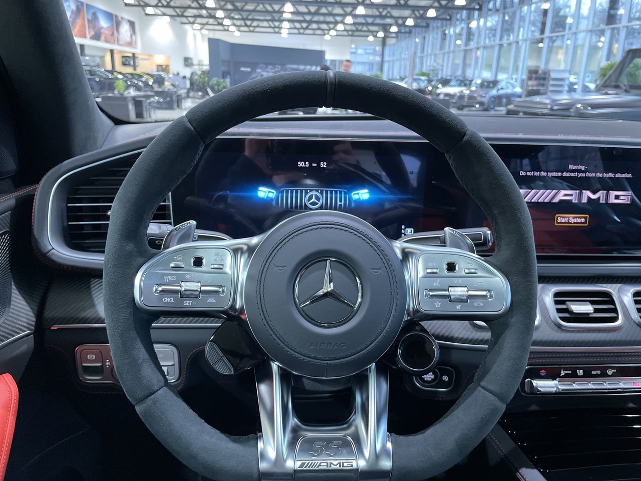 New 2023 MANUFAKTUR Diamond White Metallic Mercedes-Benz AMG 63 4MATIC image 23
