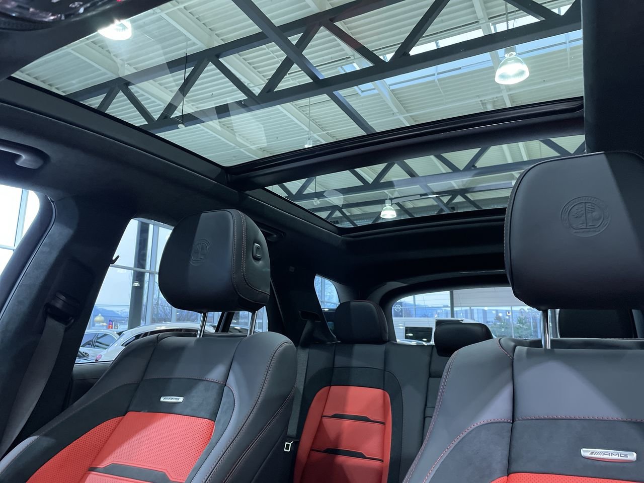 New 2023 MANUFAKTUR Diamond White Metallic Mercedes-Benz AMG 63 4MATIC image 31