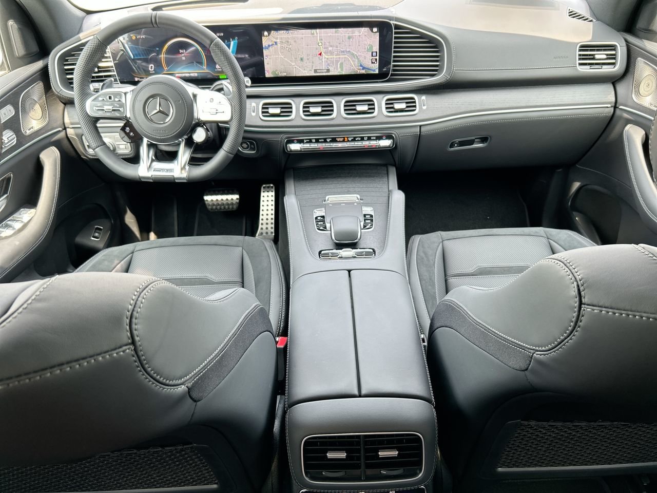 New 2023 MANUFAKTUR Diamond White Metallic Mercedes-Benz AMG 63 4MATIC image 32