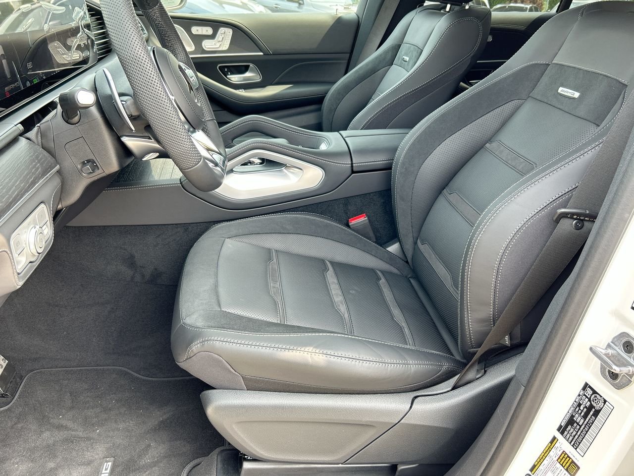 New 2023 MANUFAKTUR Diamond White Metallic Mercedes-Benz AMG 63 4MATIC image 20