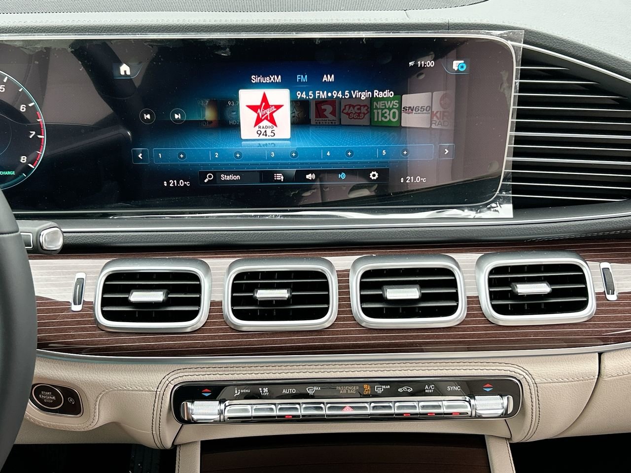 New 2023 Emerald Green Metallic Mercedes-Benz 450 4MATIC image 25