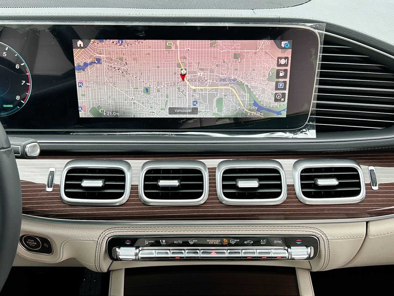 New 2023 Emerald Green Metallic Mercedes-Benz 450 4MATIC image 27
