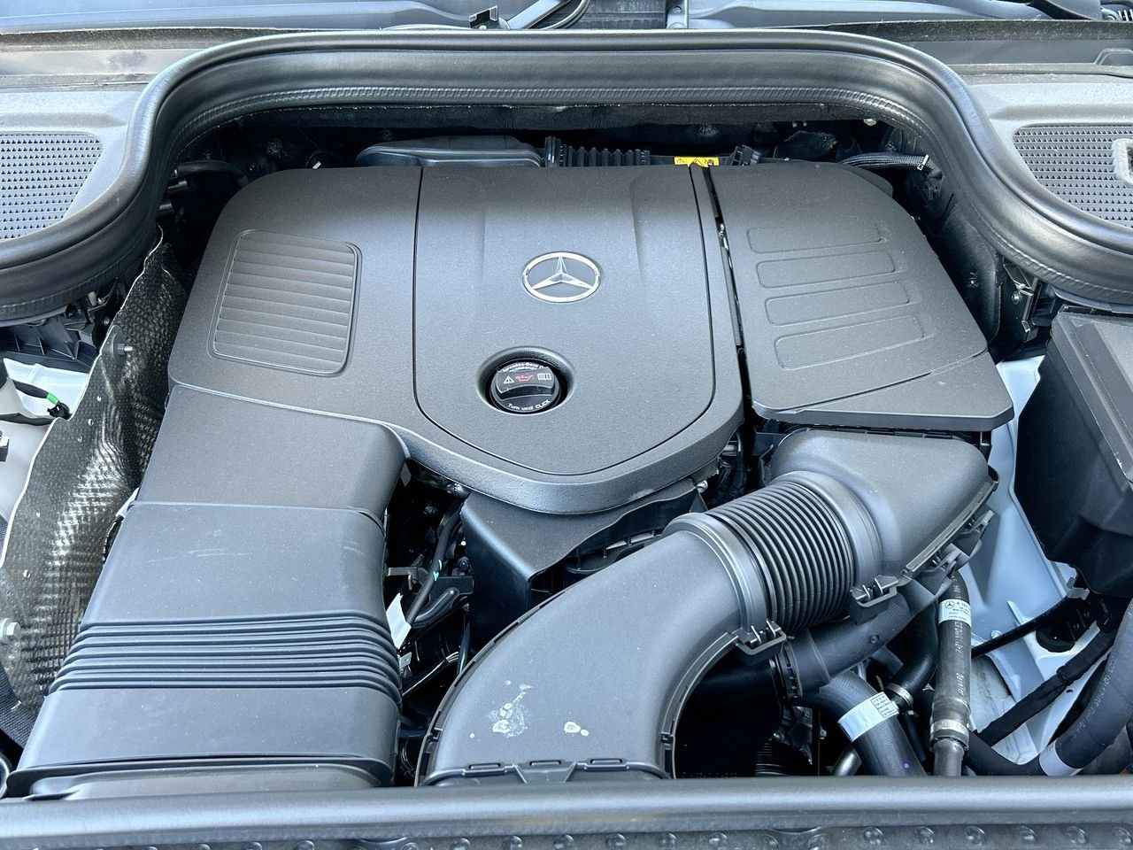 New 2024 Polar White Mercedes-Benz 350 4MATIC image 19