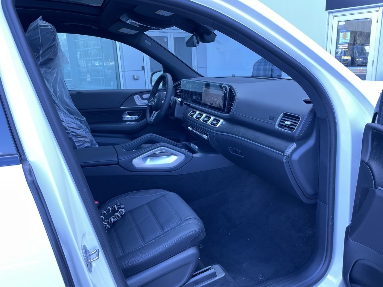 New 2023 Polar White Mercedes-Benz 580 4MATIC image 35