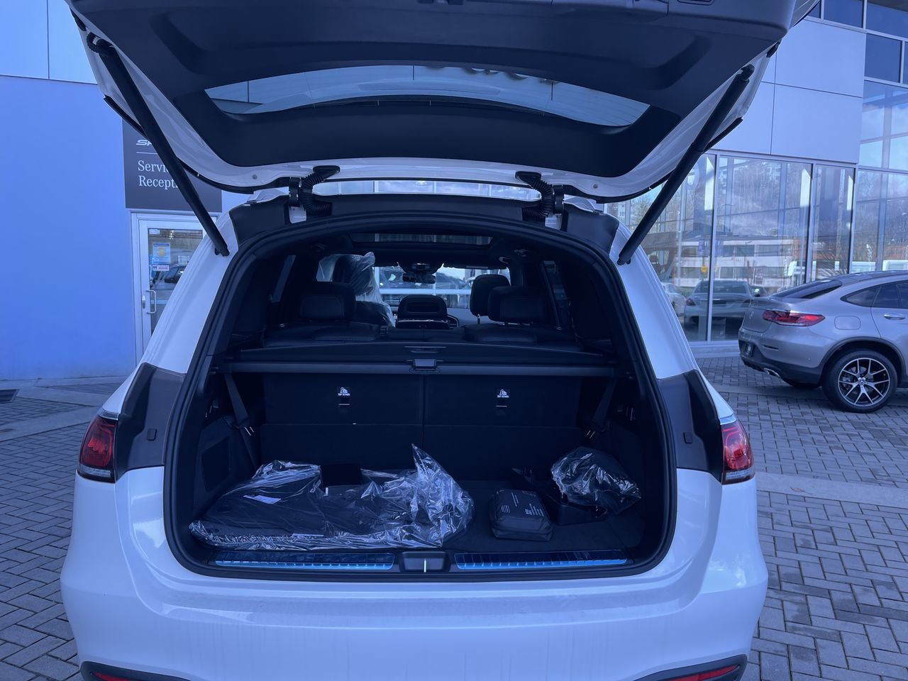 New 2023 Polar White Mercedes-Benz 580 4MATIC image 34